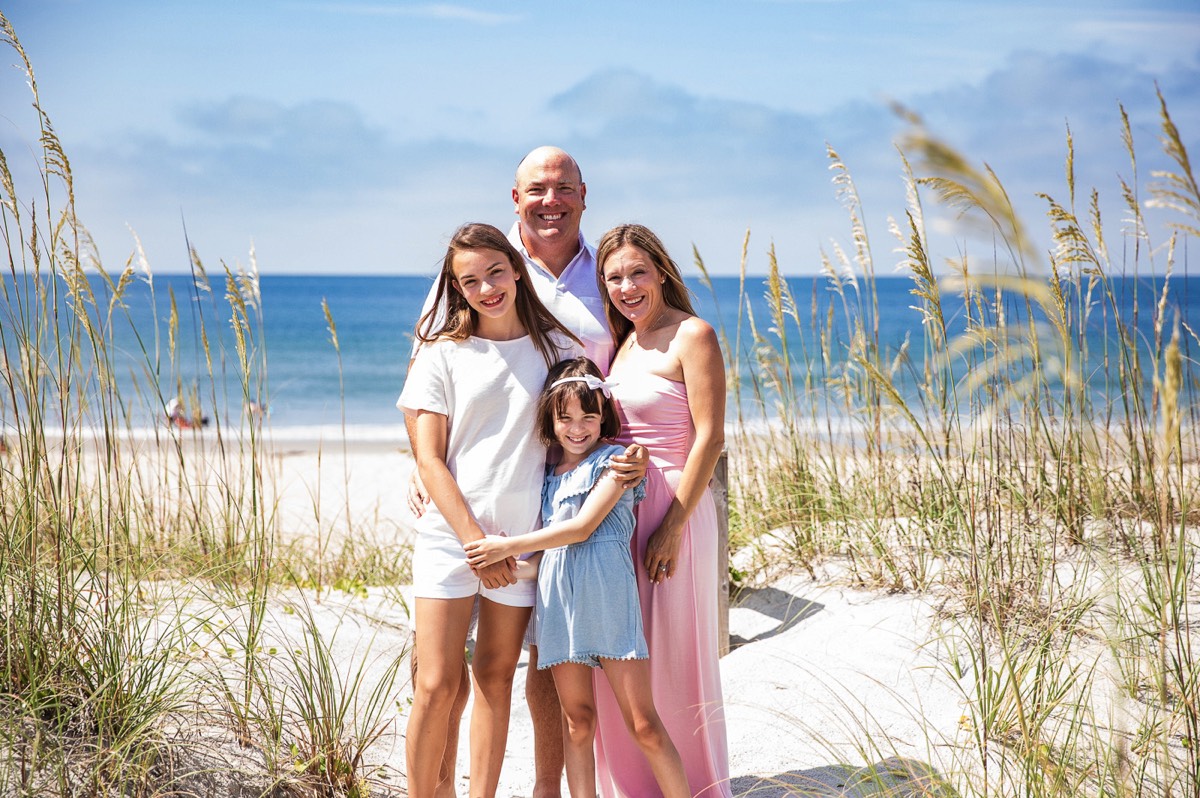 Family portrait bald head Island  - Beach - family portraits - family picture - family photography - wilmington nc family photogrpahers - chris lang photography
