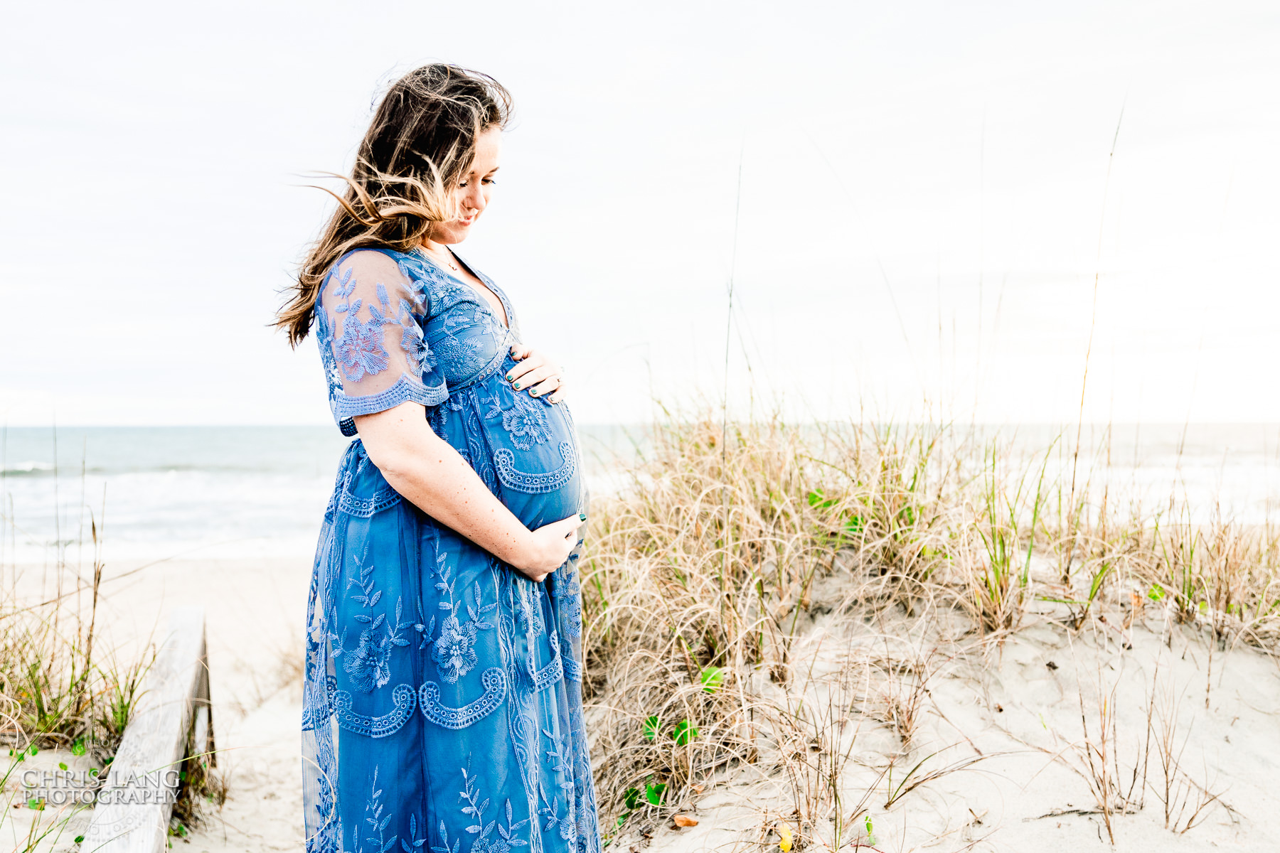 Wilmington NC Maternity Photography - maternity photographer - Chris Lang Photography - Maternity session on the beach