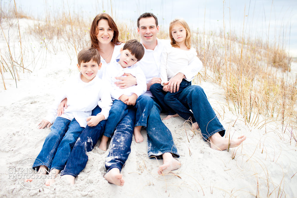Beach family portrait photographers - photography - family portrait