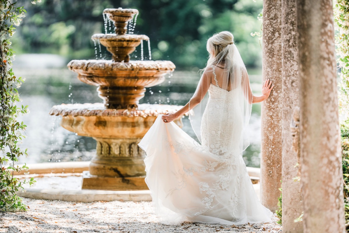 Bridal session at the fountain in Airlie Gardens - Bright & airy wedding photo - bridal portrait - bride- wedding dress - Wilmington NC Wedding Photographer  - Chris Lang Photography  